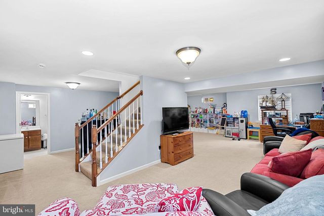 661 CHICKAMAUGA DR, Harpers Ferry, WV 25425