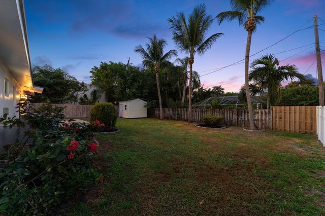 239 SE 34th Avenue, Boynton Beach, FL 33435