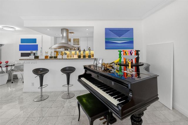 181 Crandon Blvd 106, Key Biscayne, FL 33149