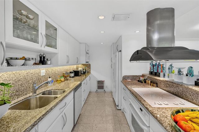 181 Crandon Blvd 106, Key Biscayne, FL 33149