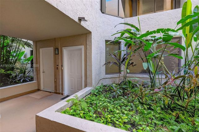 181 Crandon Blvd 106, Key Biscayne, FL 33149