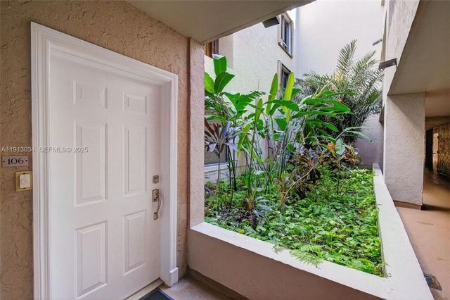 181 Crandon Blvd 106, Key Biscayne, FL 33149