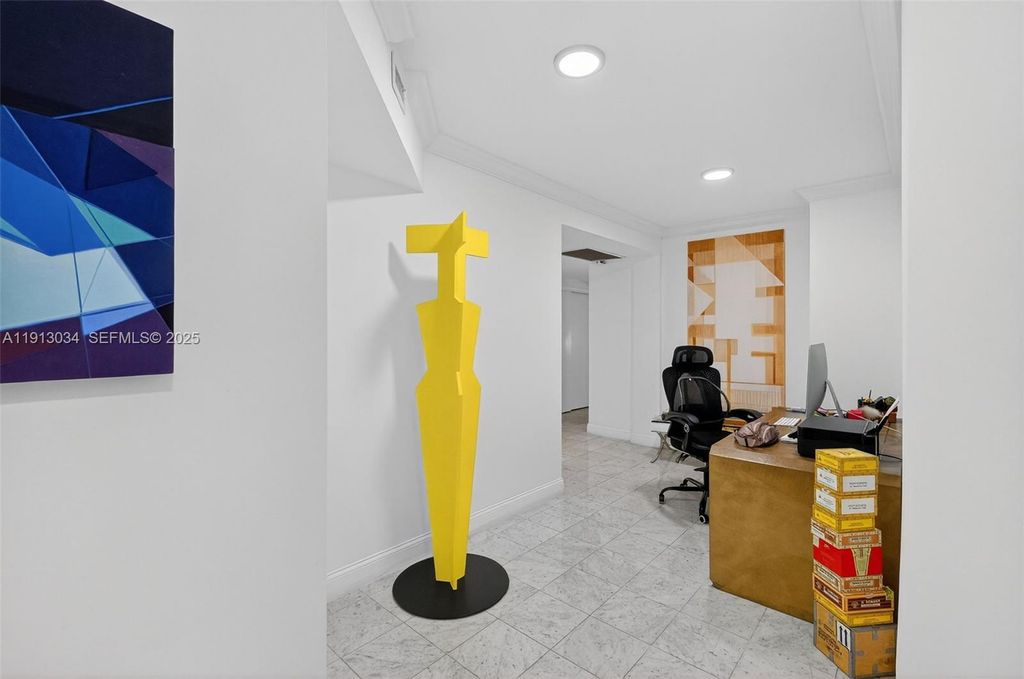 181 Crandon Blvd 106, Key Biscayne, FL 33149