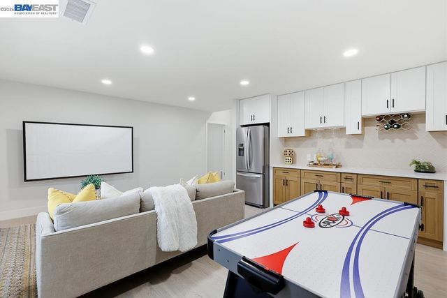 74 74 Hazelnut Ct, San Ramon, CA 94583