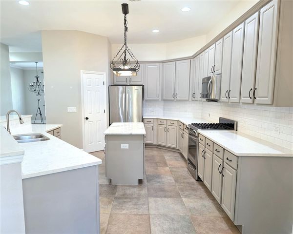 511 CROWNED EAGLE COURT, Valrico, FL 33594