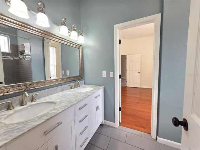 511 CROWNED EAGLE COURT, Valrico, FL 33594