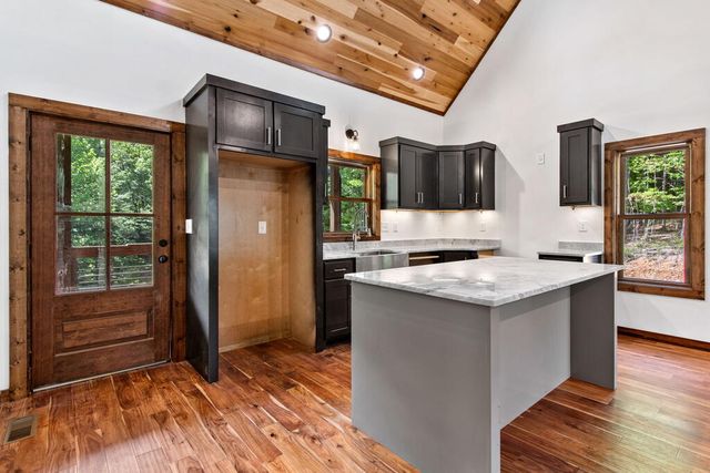 45 Wildflower Drive, Mineral Bluff, GA 30559