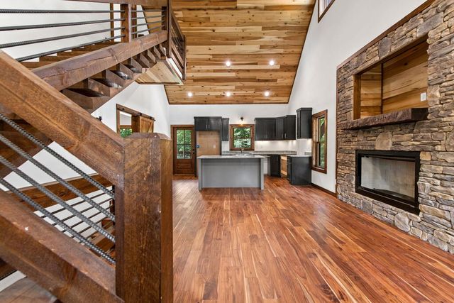 45 Wildflower Drive, Mineral Bluff, GA 30559