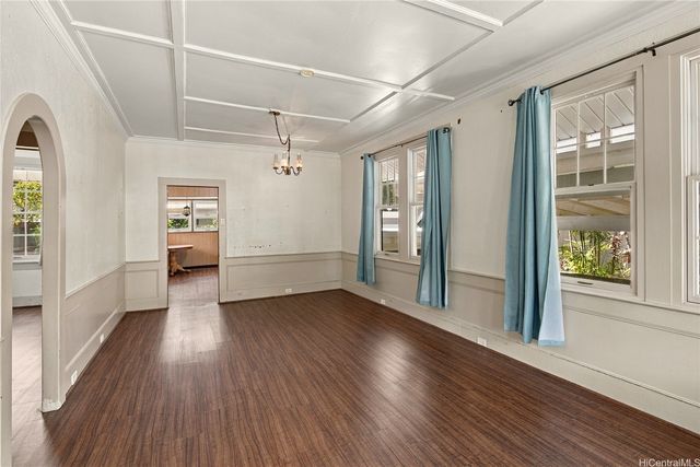 2939 Kahawai Street, Honolulu, HI 96822