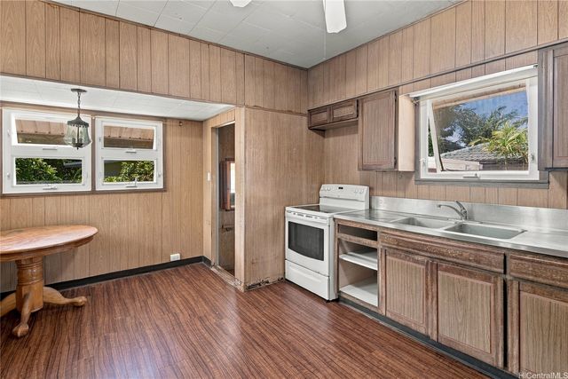 2939 Kahawai Street, Honolulu, HI 96822