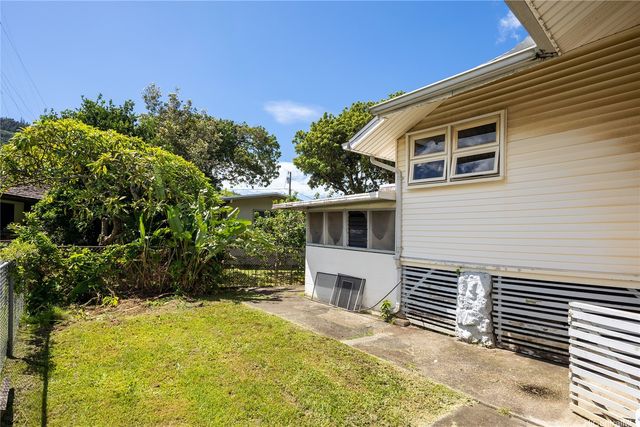 2939 Kahawai Street, Honolulu, HI 96822