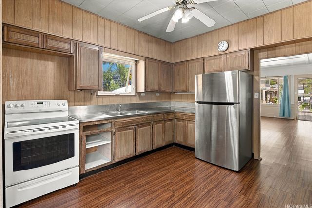 2939 Kahawai Street, Honolulu, HI 96822
