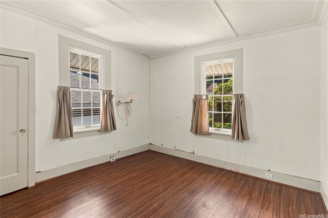 2939 Kahawai Street, Honolulu, HI 96822