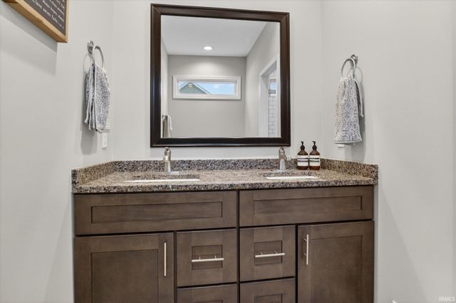 58373 Crossview Lane, Osceola, IN 46561