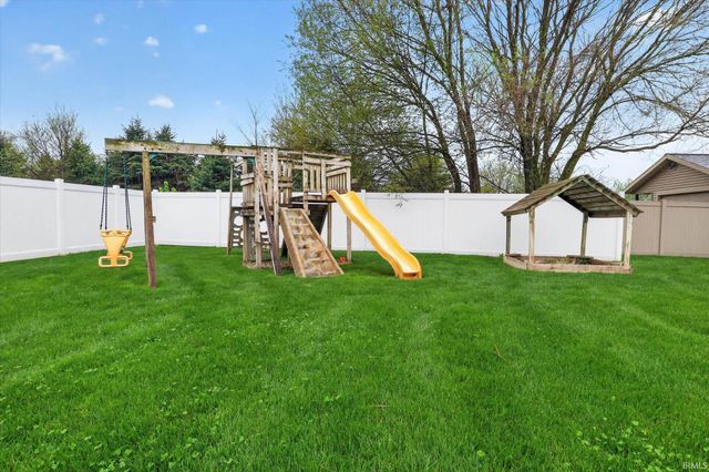 58373 Crossview Lane, Osceola, IN 46561