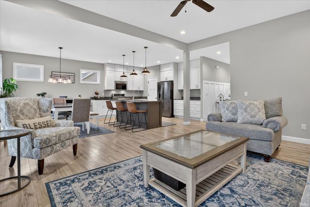 58373 Crossview Lane, Osceola, IN 46561