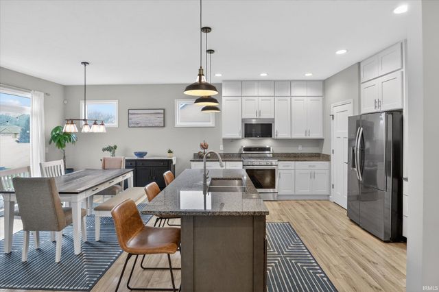 58373 Crossview Lane, Osceola, IN 46561