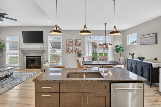 58373 Crossview Lane, Osceola, IN 46561