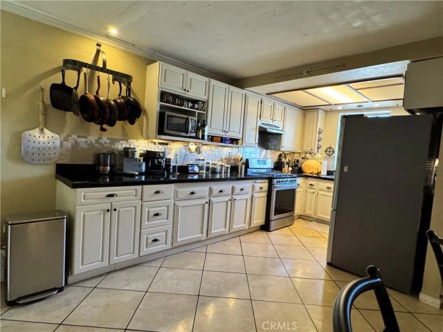 13931 Shadow, Fontana, CA 92337