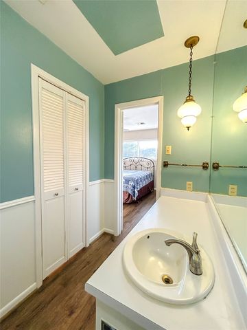 851 Leroy Parkway, Elm Mott, TX 76640