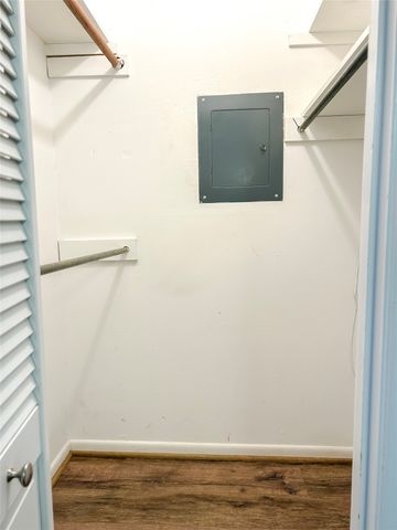 851 Leroy Parkway, Elm Mott, TX 76640