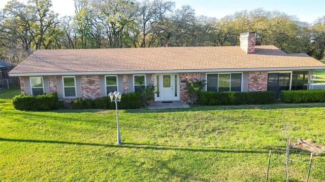851 Leroy Parkway, Elm Mott, TX 76640