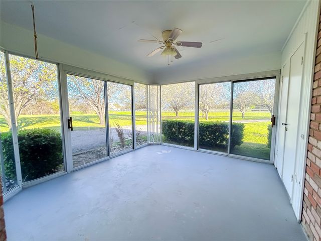 851 Leroy Parkway, Elm Mott, TX 76640