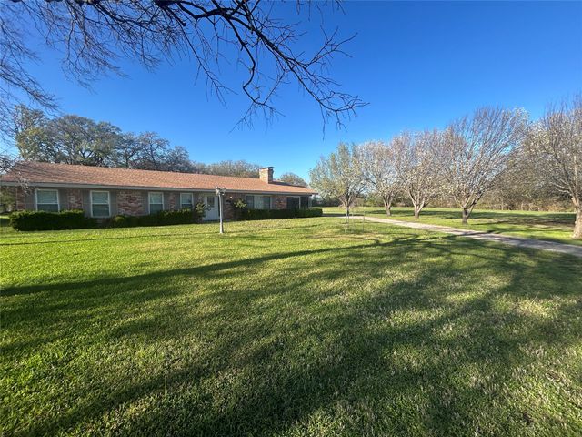 851 Leroy Parkway, Elm Mott, TX 76640