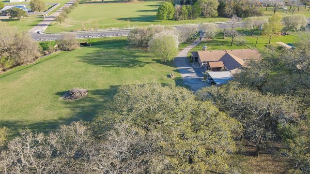 851 Leroy Parkway, Elm Mott, TX 76640