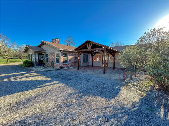 851 Leroy Parkway, Elm Mott, TX 76640