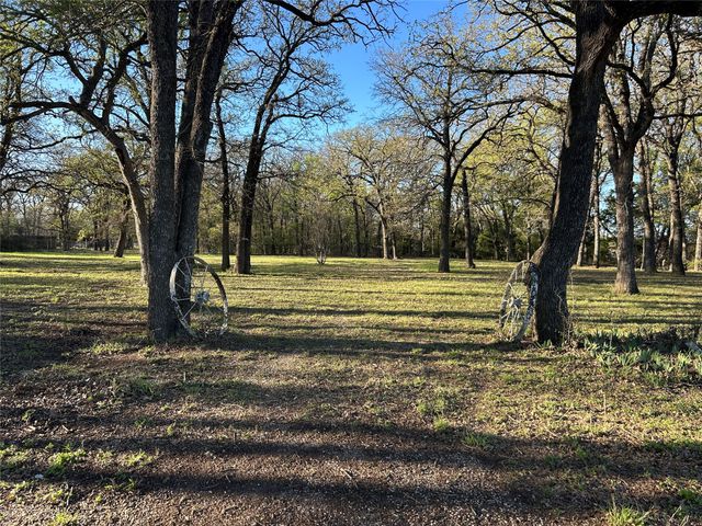 851 Leroy Parkway, Elm Mott, TX 76640