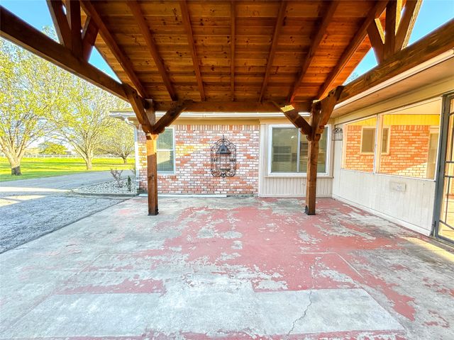 851 Leroy Parkway, Elm Mott, TX 76640