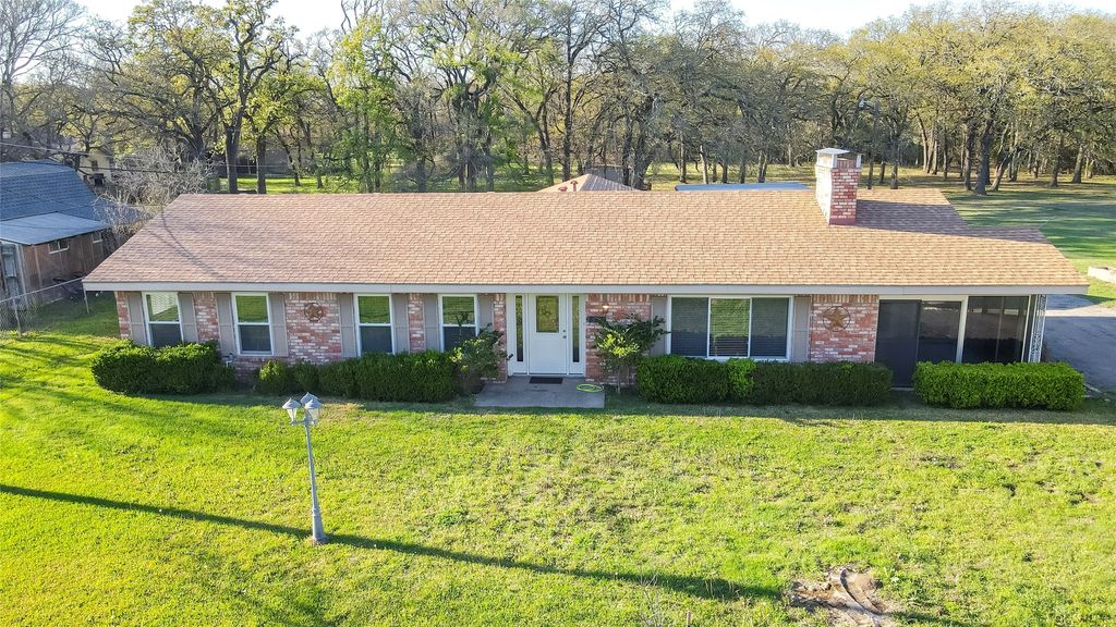 851 Leroy Parkway, Elm Mott, TX 76640