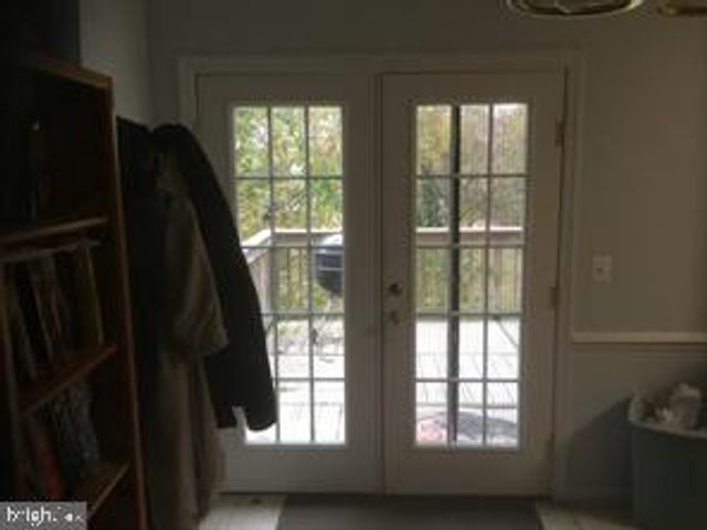 5946 EDGEHILL CT, Alexandria, VA 22303
