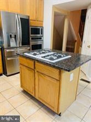 5946 EDGEHILL CT, Alexandria, VA 22303