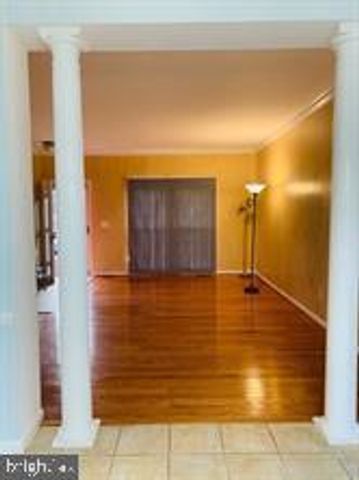 5946 EDGEHILL CT, Alexandria, VA 22303