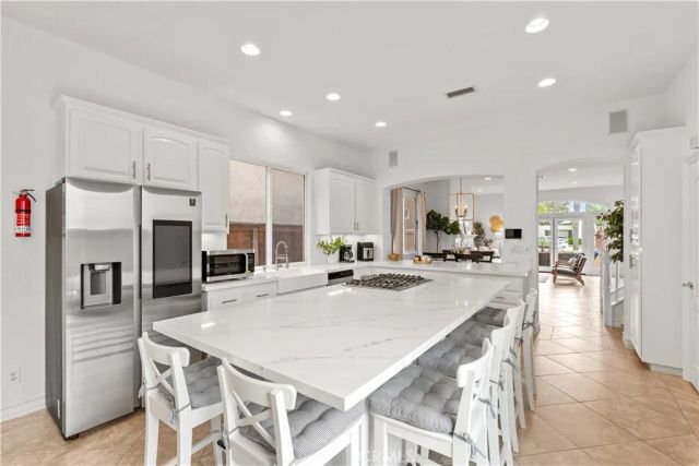 513 Pecan Ave, Huntington Beach, CA 92648
