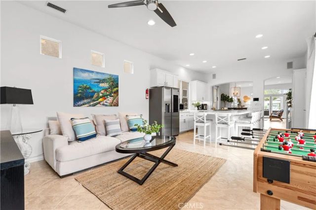 513 Pecan Ave, Huntington Beach, CA 92648
