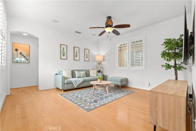 513 Pecan Ave, Huntington Beach, CA 92648