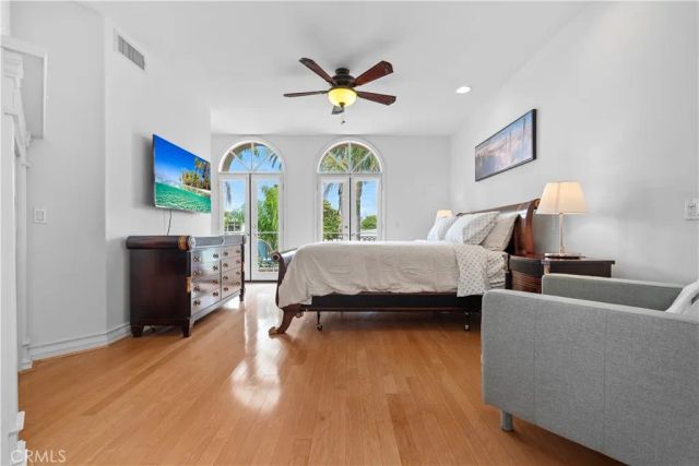 513 Pecan Ave, Huntington Beach, CA 92648