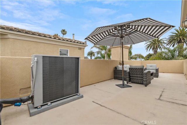 513 Pecan Ave, Huntington Beach, CA 92648