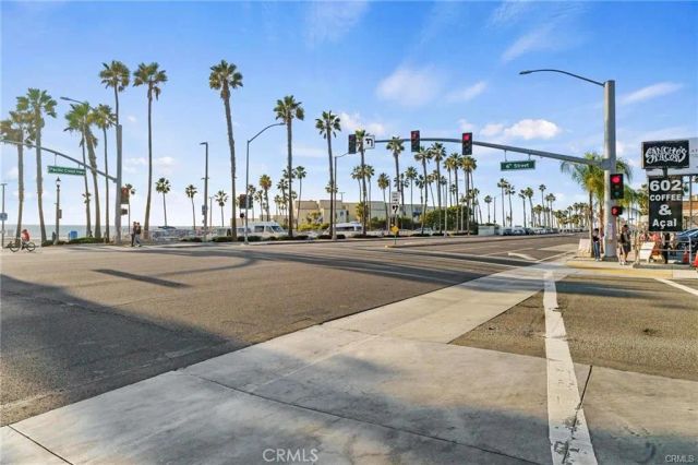 513 Pecan Ave, Huntington Beach, CA 92648