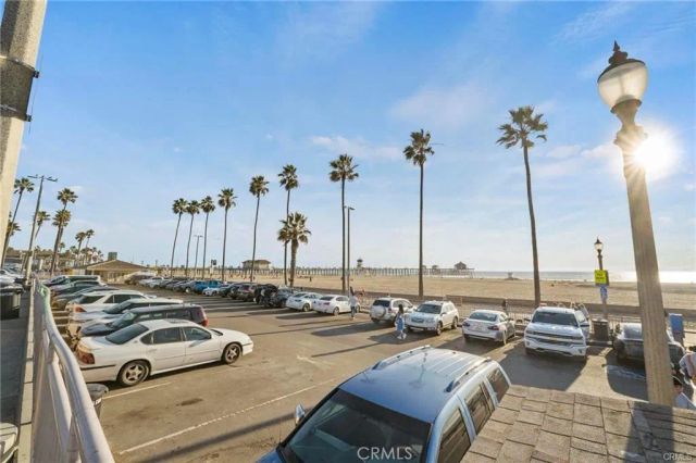 513 Pecan Ave, Huntington Beach, CA 92648