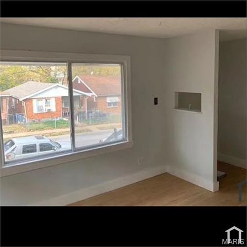 5574 Era Avenue, St Louis, MO 63136