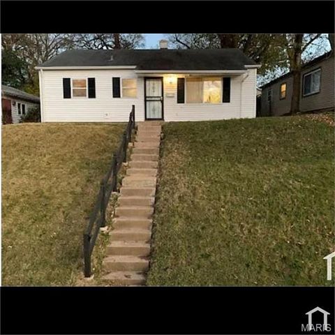 5574 Era Avenue, St Louis, MO 63136