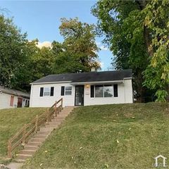 5574 Era Avenue, St Louis, MO 63136