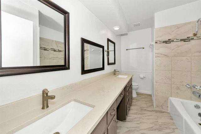 1800 W Queens Court, Arlington, TX 76014