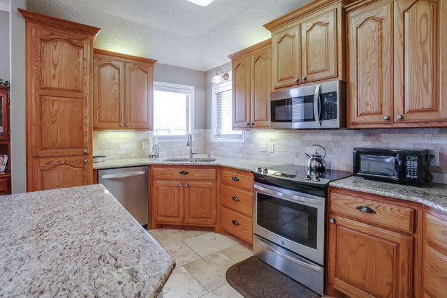 6017 101st Place, Lubbock, TX 79424