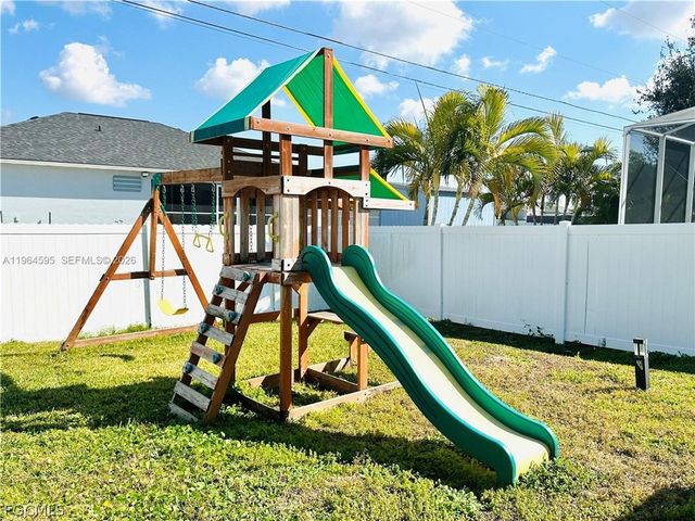 1137 NE 4th PL, Cape Coral, FL 33909