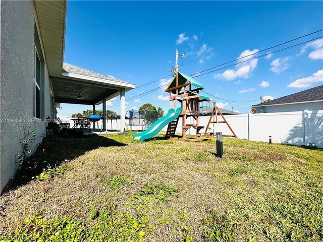 1137 NE 4th PL, Cape Coral, FL 33909